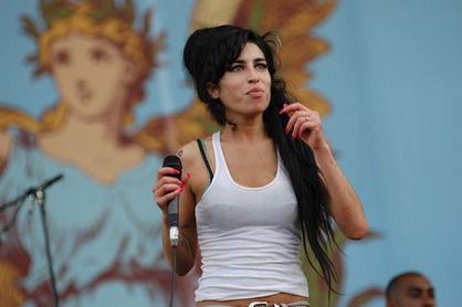 Pete Doherty giver Amy Winehouse sang i fødselsdagsgave Pete Doherty giver Amy Winehouse sang i fødselsdagsgave